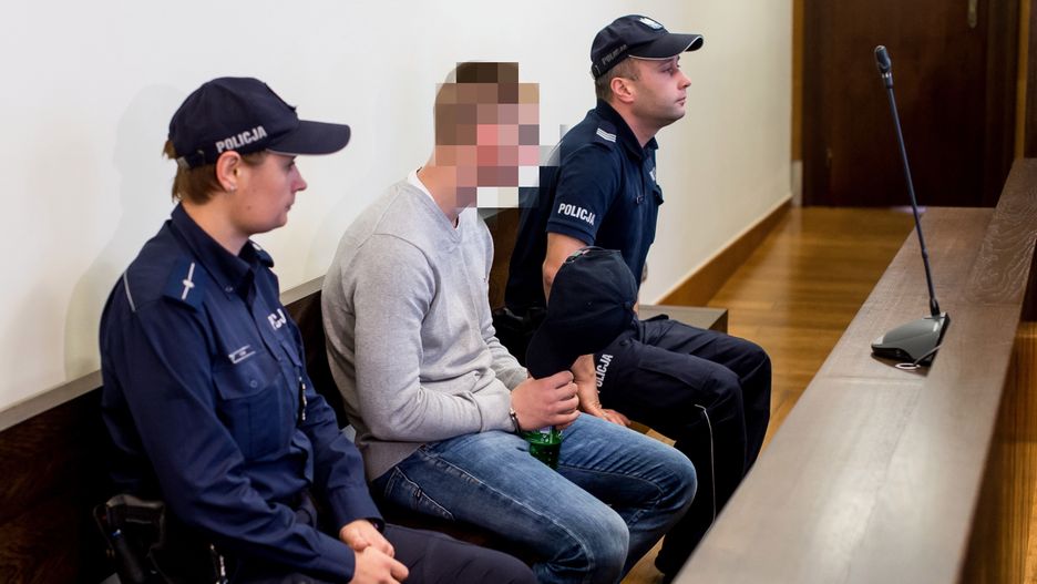 Artur K. na sali sądowej 