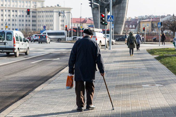 Czternastki wypłacane będą jeszcze w październiku. Wniosków nie trzeba składać.