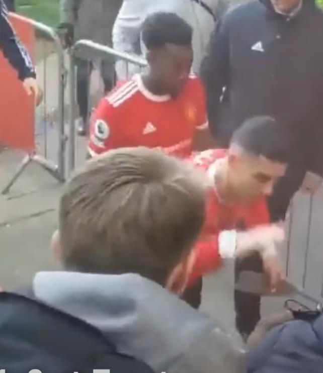 Cristiano Ronaldo zniszczył telefon fana