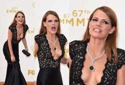 Suzanne Cryer: co za dekolt!