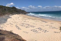 Turyści naruszyli "świętą" plażę w Australii. Zostawili na niej m.in. wielki napis "Poland"
