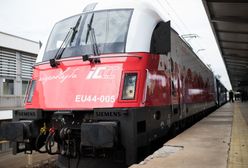 PKP Intercity świętuje 100-lecie niepodległości Polski. Na tory wjechały biało-czerwone pociągi