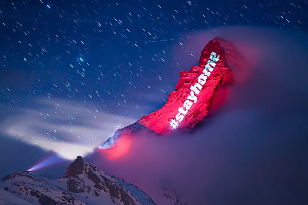 Projekcja jest najlepiej widoczna z miasteczka Zermatt