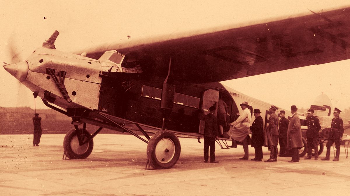 Zasady dla podróżujących samolotami w przedwojennej Polsce. Instrukcja z 1930 roku