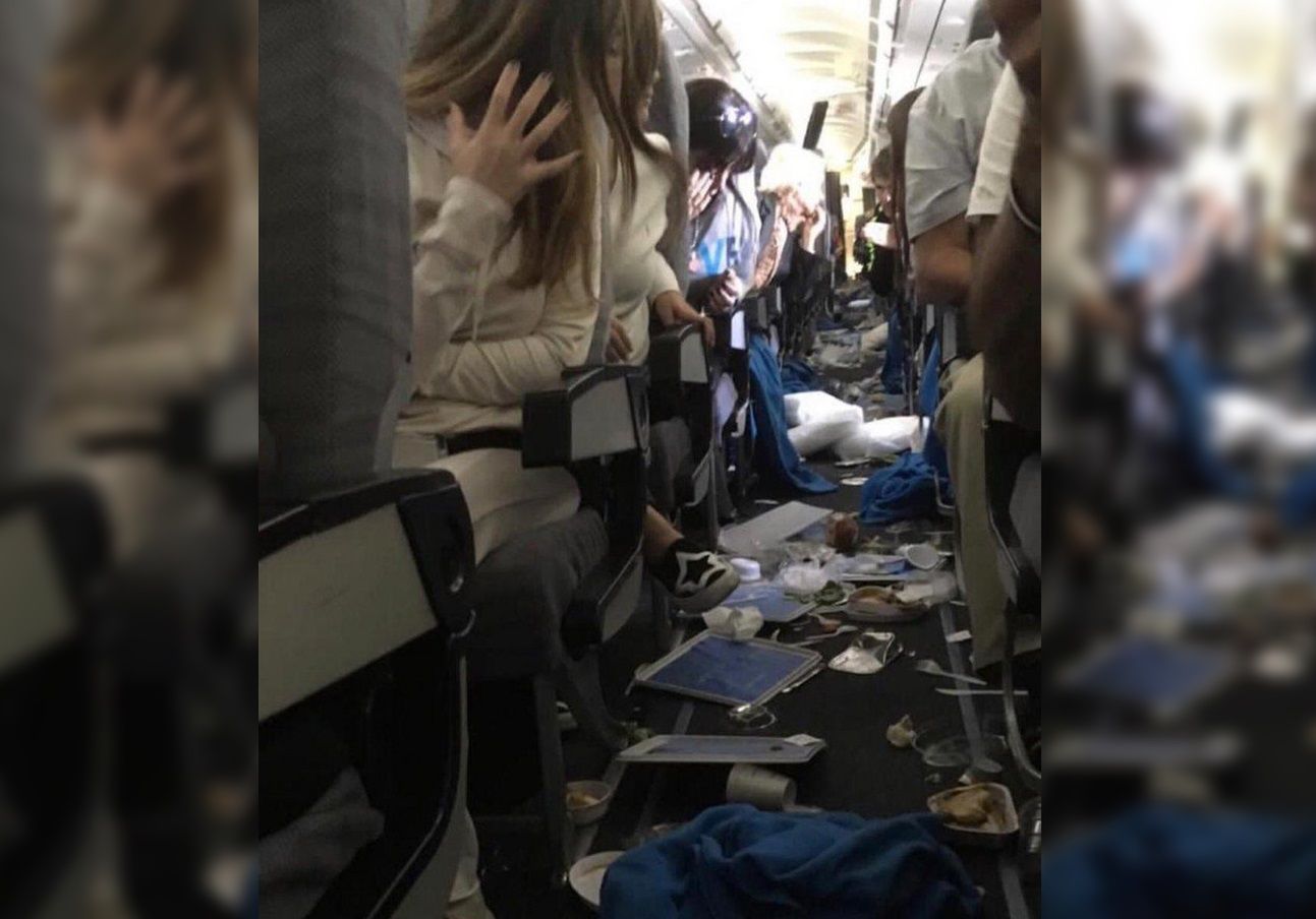 Gdy samolot wylądował w Buenos Aires, na płycie lotniska na poszkodowanych czekały karetki pogotowia