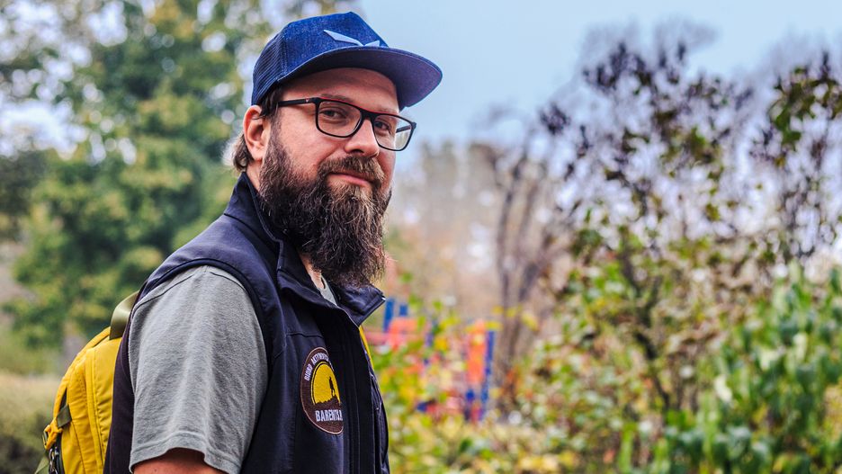 "Latem nigdy nie spada poniżej zera, a zdarza się nawet 15 st. C. W tak "upalne" dni lokalni mieszkańcy chodzą w koszulkach z krótkim rękawem i wykupują ze sklepów cały zapas lodów"