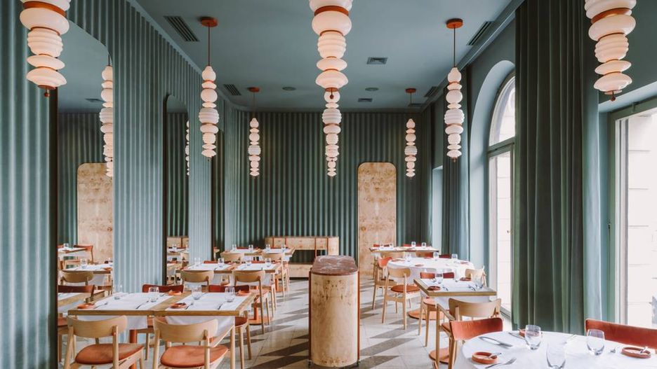 Restauracja Opasły Tom działa w dawnej księgarni Państwowego Instytutu Wydawniczego