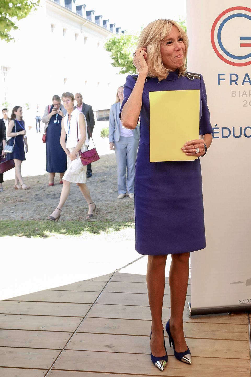 Brigitte Macron w fioletowej sukience 
