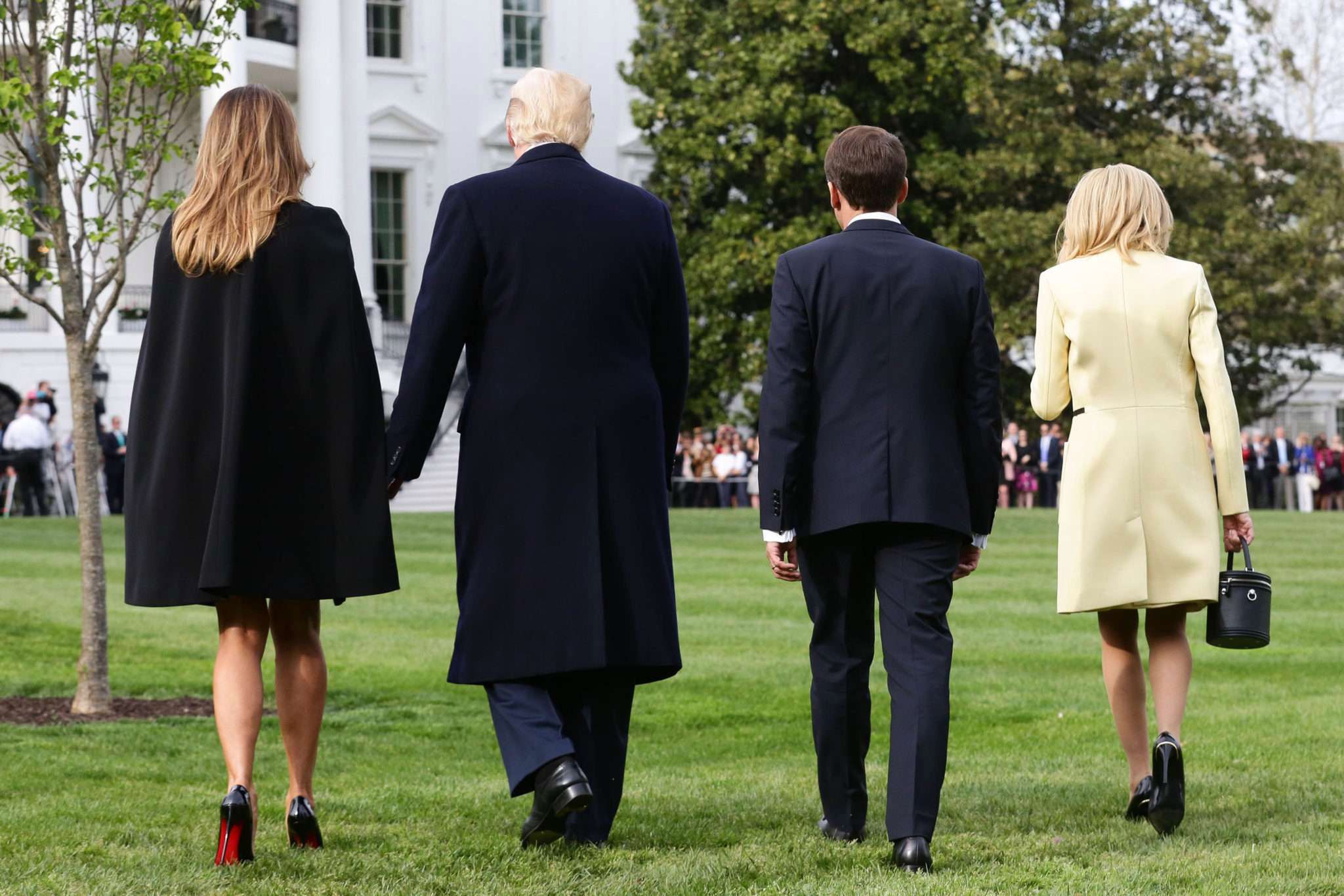 Brigitte Macron i Emmanuel oraz Melania i Donald Trump w Nowym Jorku sadzą drzewa