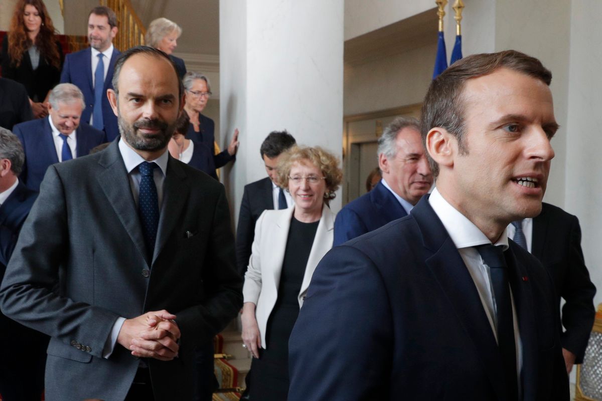 Francja: rząd podał się do dymisji. Wiadomo, kto stworzy nowy