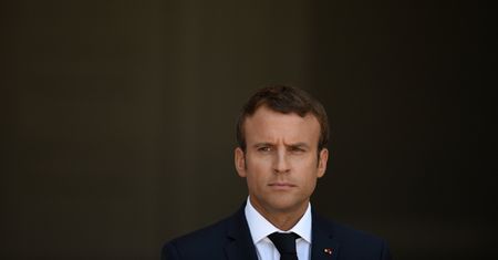 Emmanuel Macron traci na popularności. Nie pomaga mu nawet prezydencki makijaż