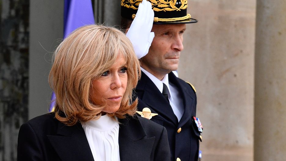 Brigitte Macron spaceruje podczas kwarantanny