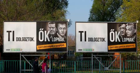 Wielki wróg Orbana przyłapany na niecenzuralnym graffiti. To była zemsta