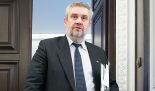 Minister Ardanowski rozdaje pieniądze. Giga premie w urzędach podległych resortowi rolnictwa