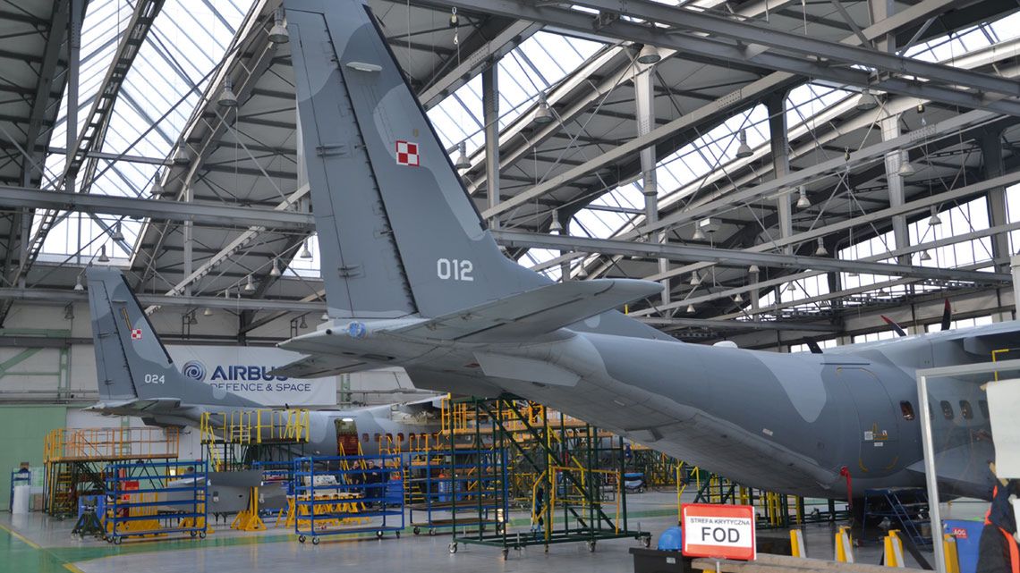 Centrum serwisowe maszyn C295 działa w PZL Warszawa-Okęcie.