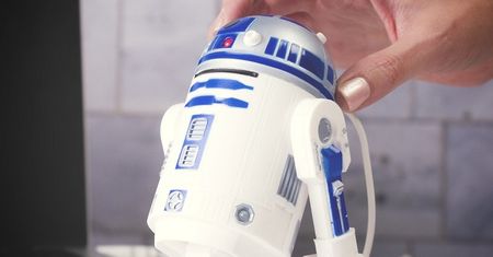 R2-D2 posprząta nasze biurko