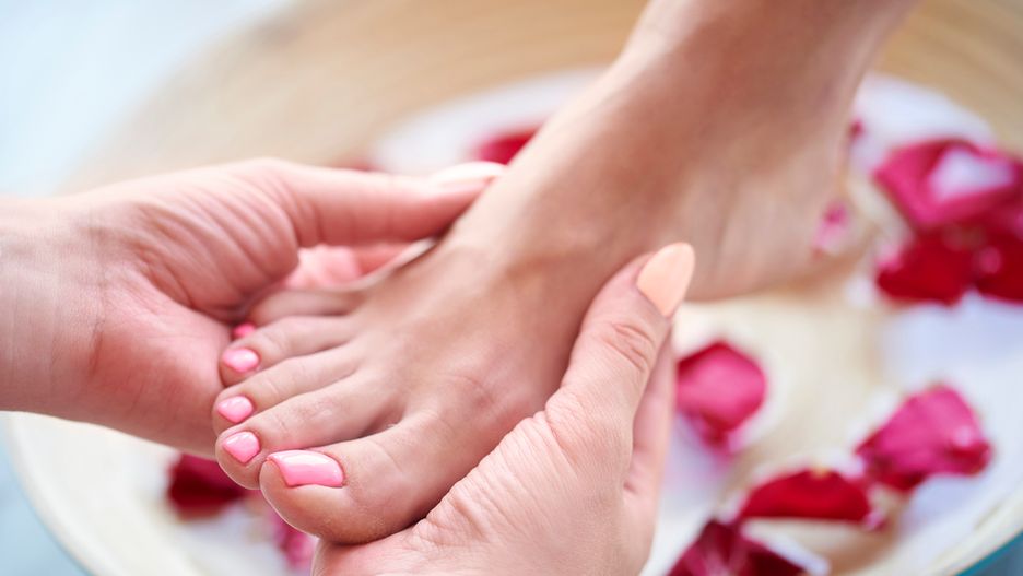 Pedicure leczniczy to sprawdzony sposób na pielęgnację i regenerację stóp