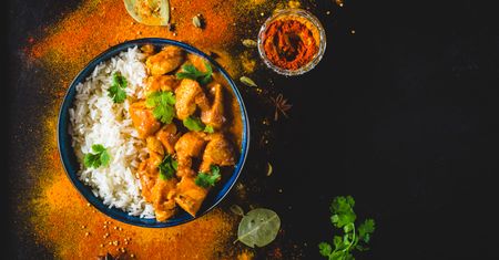 Indyjskie curry z kurczakiem. Rozgrzeje wasze żołądki i serca