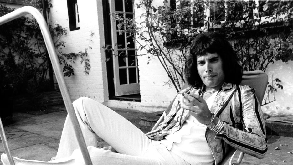 Freddie Mercury w 1975 r. "Tak naprawdę podniecał go każdy, kto się ruszał i nie uciekał na drzewo, bez względu na płeć i wiek"