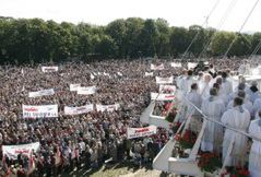 Benedykt XVI pozdrowił po polsku ludzi pracy na Jasnej Górze