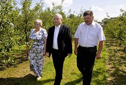 Jarosław Kaczyński w sadzie