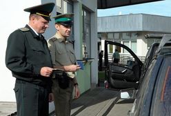 Celnik bez telefonu i badany wariografem