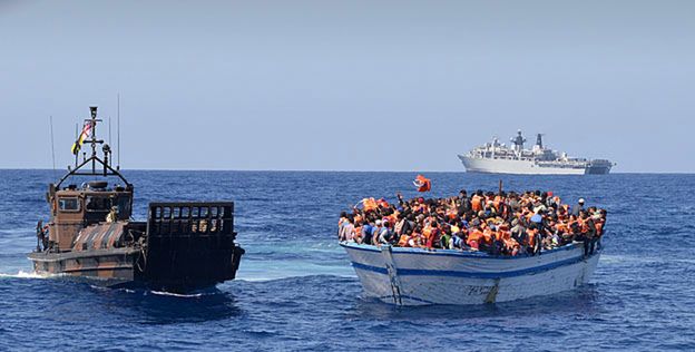 W pobliżu Libii zatonął ponton. W środku było 126 migrantów