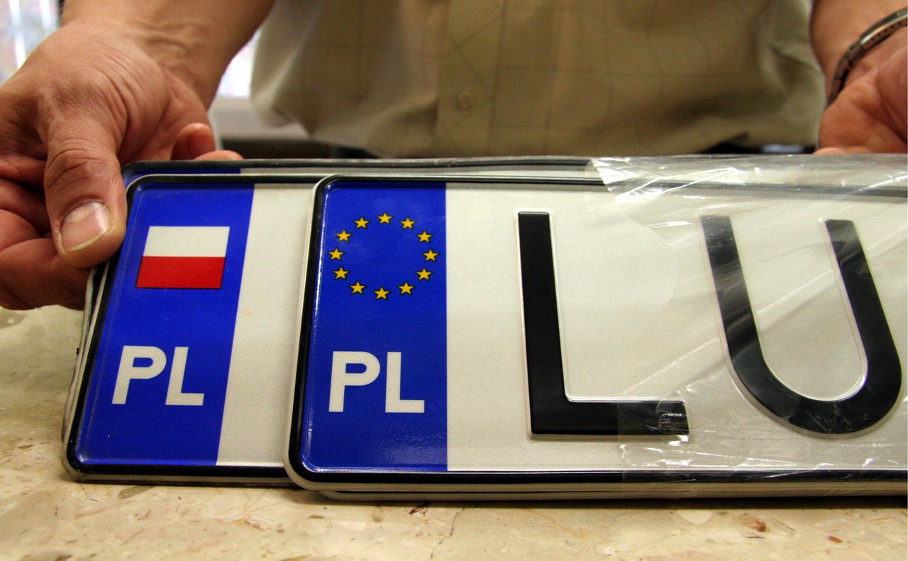 Rozpoznaj polskie tablice rejestracyjne. Odgadnij 13, a będziesz mistrzem