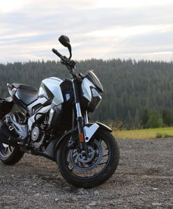 Gigant branży motocyklowej wchodzi do Polski. Jak jeździ indyjski Dominar 400?