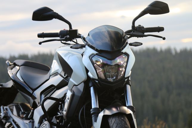 Motocykl Bajaj Dominar 400 