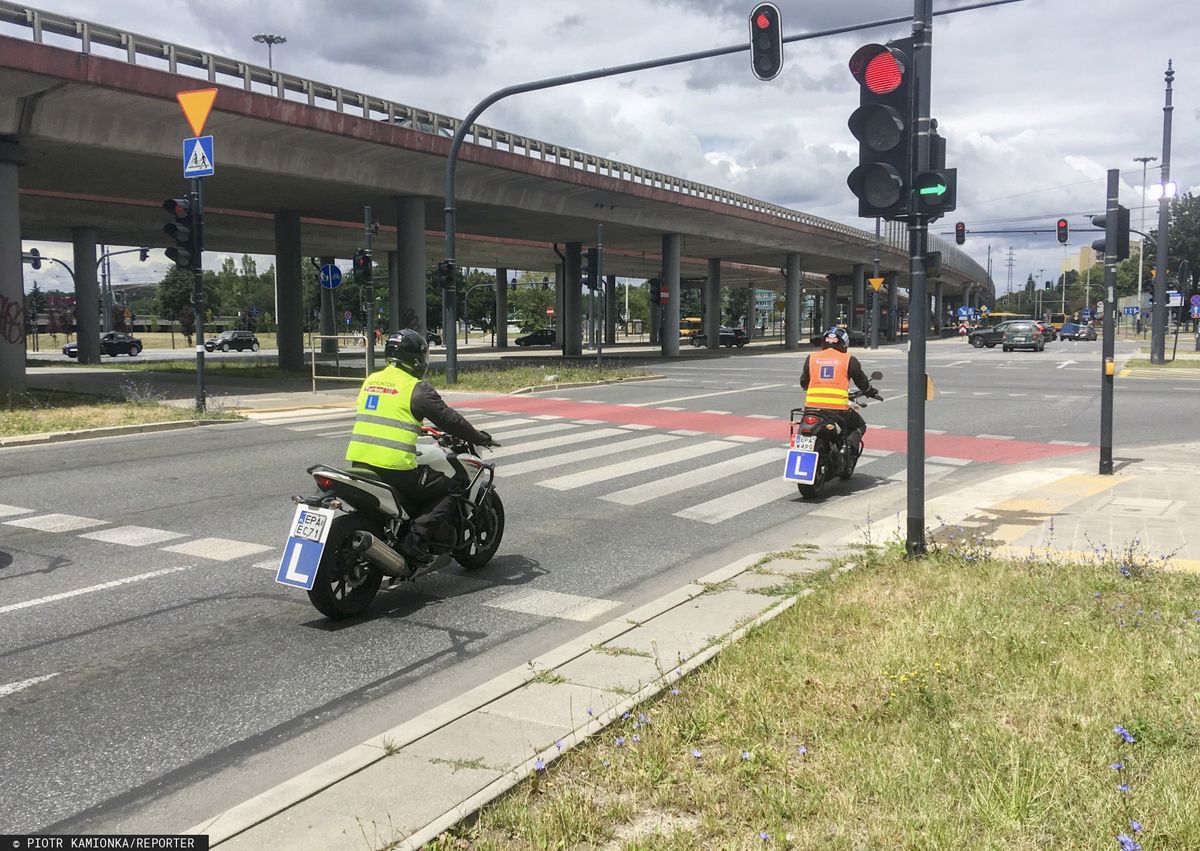 Jakie uprawnienia daje prawo jazdy A1 i czym można jeździć?