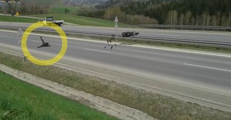Cudem uszedł z życiem. Roztrzaskał motocykl na Zakopiance