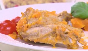 Curry batatowe z kurczaka i jaglanka z orzechami włoskimi