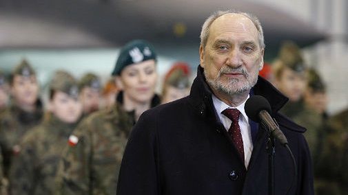 Szef MON Antoni Macierewicz chwali się sukcesami resortu