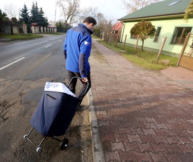 Listonosz znalazł prosty sposób na oszukiwanie. Ukradł z kont klientów banków 10 tys. zł