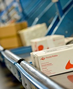 Za odbiór przesyłki zapłacisz u kuriera kartą. Nowa funkcjonalność od Poczty Polskiej