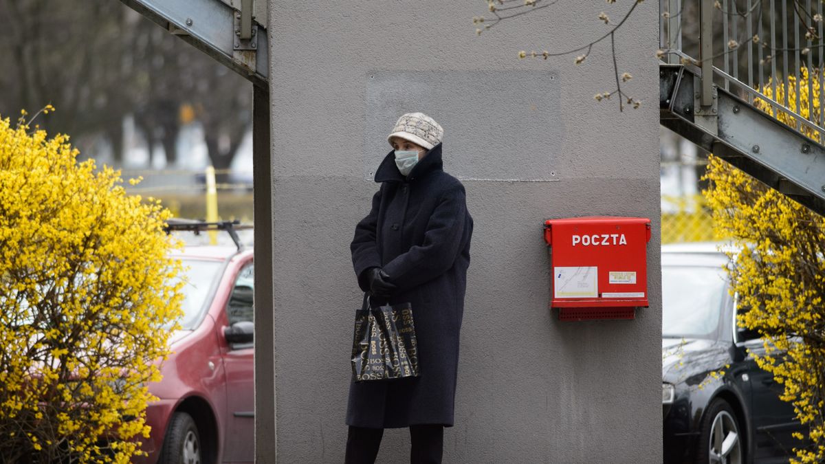 Jeśli w maju mają się odbyć wybory korespondencyjne, trzeba zmienić szereg przepisów 