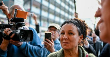 Ksiądz przestrzega przed książkami Olgi Tokarczuk: "To powrót do pogaństwa"