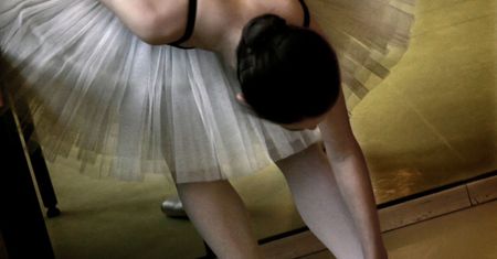 "Balet, który niszczy". Dwa razy próbowała się zabić. Szkoła umywała ręce