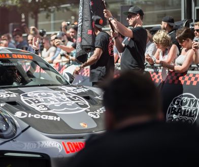 Sebastian Kulczyk wśród VIP-ów na rajdzie Gumball 3000. Krótka przerwa od robienia biznesu