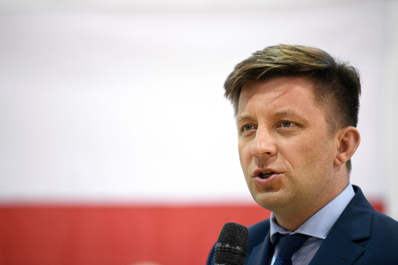 Michał Dworczyk broni Szydło i atakuje PO. "Tusk na garnitury i buty wydał 250 tys. zł"