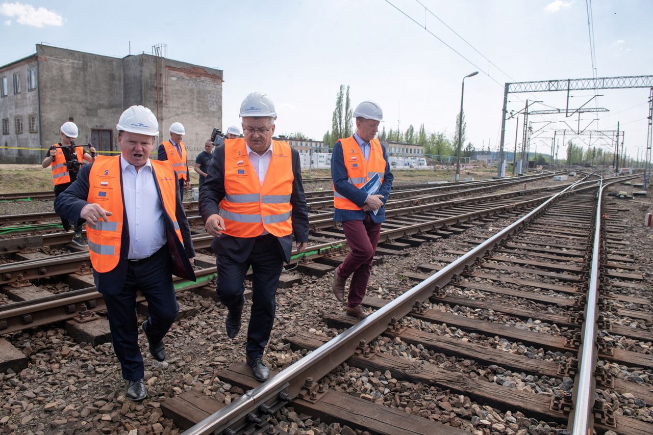 Kolej. Minister Adamczyk obiecuje pociągi mknące 250 km/h za cztery lata