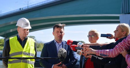 Awaria oczyszczalni ścieków "Czajka". Tymczasowy rurociąg zacznie działać dopiero w poniedziałek