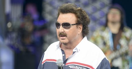 Krzysztof Krawczyk przeszedł operację. Znów może chodzić