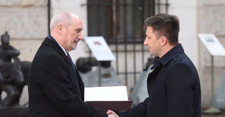 "Wybuchowa" przeszłość Michała Dworczyka. Trafiłby do aresztu, gdyby nie Antoni Macierewicz