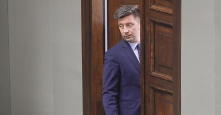 Edukacja dzieci Michała Dworczyka. Oko.press: zatajone udziały ministra