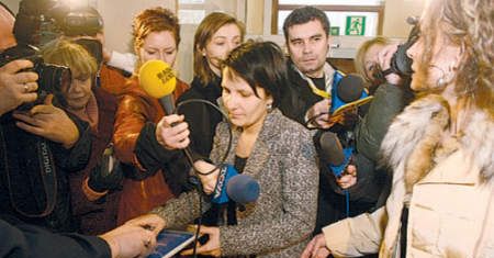 Kto kłamie w seksaferze?