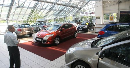 Dziesięć kompaktów za 30 tysięcy złotych