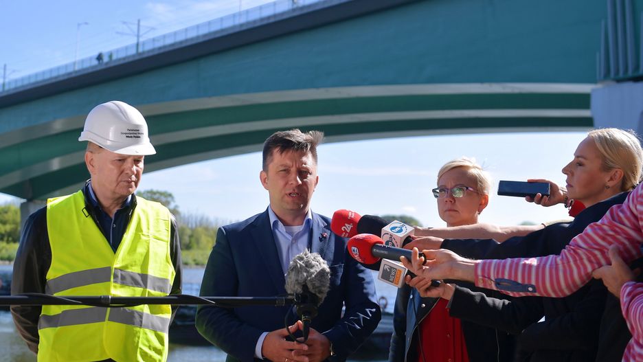 Michał Dworczyk poinformował, że tymczasowy rurociąg zacznie działać dopiero w poniedziałek