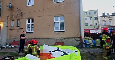 Wyskoczył z drugiego piętra. Trafił do szpitala